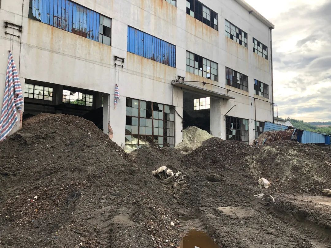 尾矿库、磷石膏库、生活垃圾填埋场等贮存和处置设施环境风险隐患依然突出