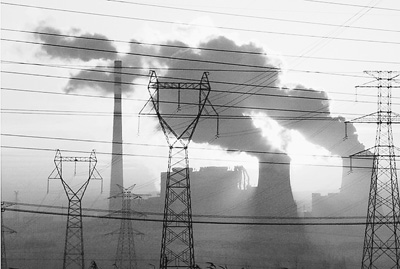 紧盯扬尘污染、餐饮油烟、工业废气等突出问题