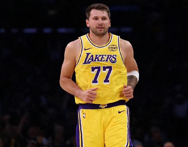 卢卡绝杀掘金力压文班亚马当选NBA今日最佳球员