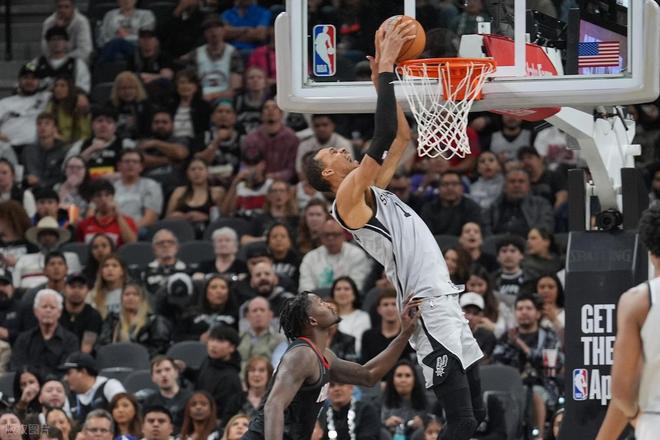 火箭惨败马刺，杜兰特阿门难挽颓势