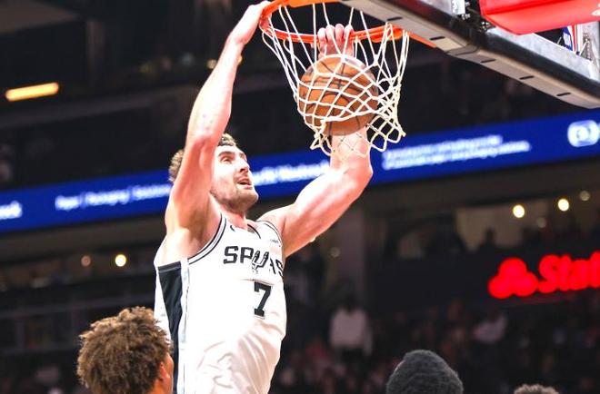 火箭惨败马刺，杜兰特阿门难挽颓势