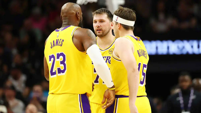 艾顿两战爆发助湖人篮板控制提升成赢球关键