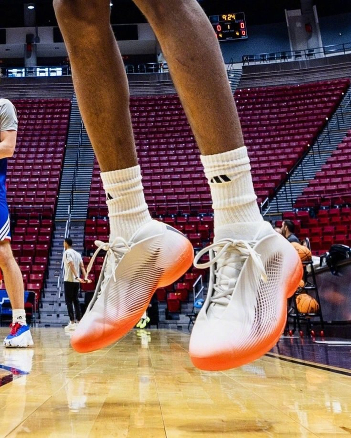 达林-彼得森首秀3D打印篮球鞋革新赛场装备