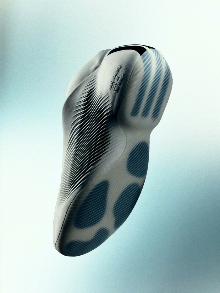 达林-彼得森首秀3D打印篮球鞋革新赛场装备