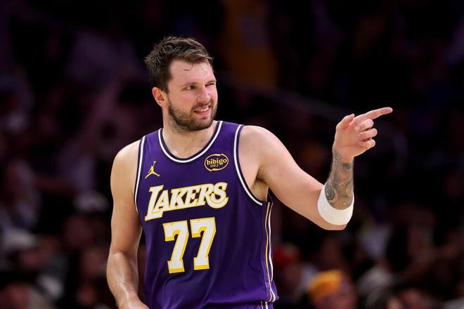 东契奇欧洲特疗备战季后赛 湖人残阵迎战火箭